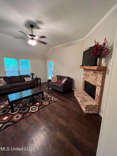 608 Lexington Dr, Florence, MS 39073 photo 3
