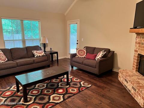 608 Lexington Dr, Florence, MS 39073 photo 2