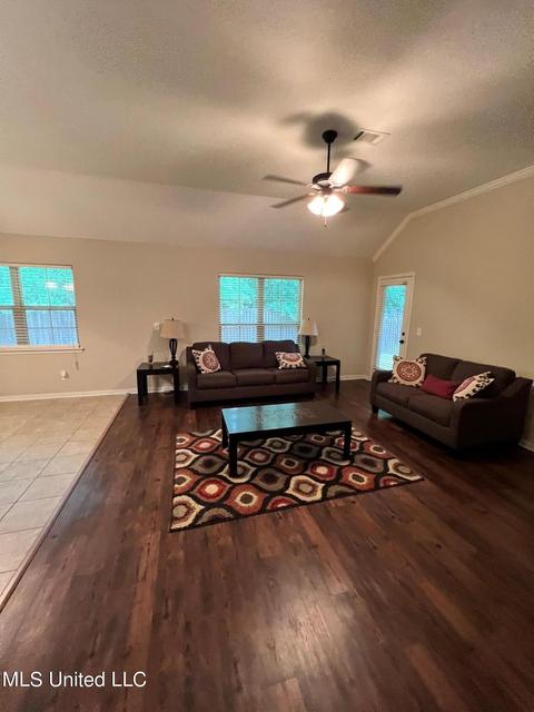 608 Lexington Dr, Florence, MS 39073 photo 4