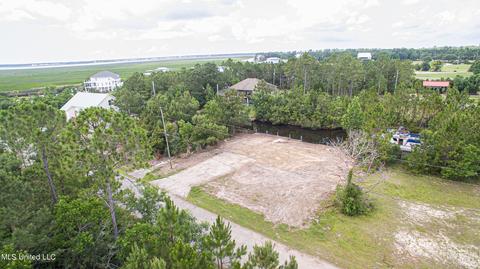 342 Luakini Place Pl, Diamondhead, MS 39525 photo 9