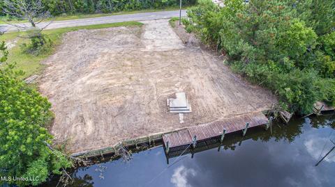 342 Luakini Place Pl, Diamondhead, MS 39525