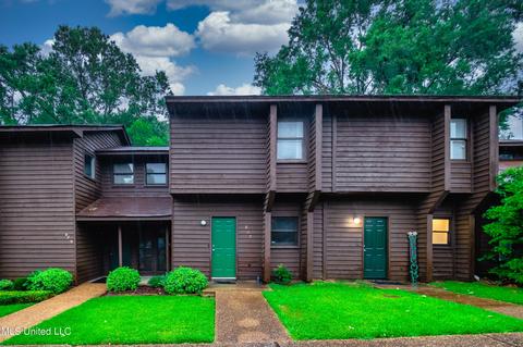 807 Planters Point Dr, Canton, MS 39046 photo 1