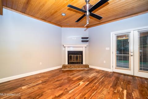 807 Planters Point Dr, Canton, MS 39046 photo 5