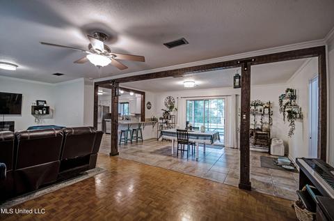 1023 Briarfield Rd, Jackson, MS 39211 photo 4