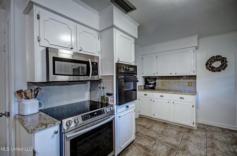 1023 Briarfield Rd, Jackson, MS 39211 photo 9