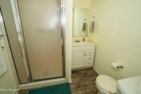 Bath - 20168 Lovers Ln, Long Beach, MS 39560 photo 3 of 6