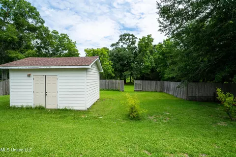 Exterior - 20168 Lovers Ln, Long Beach, MS 39560 photo 7 of 19