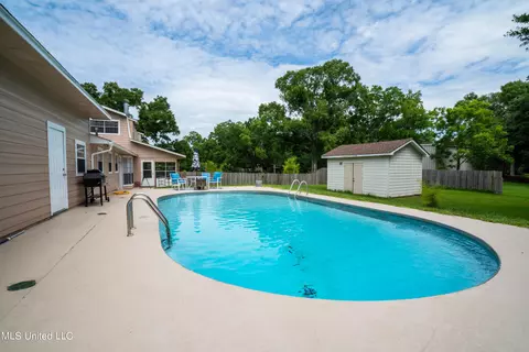 Exterior - 20168 Lovers Ln, Long Beach, MS 39560 photo 6 of 19