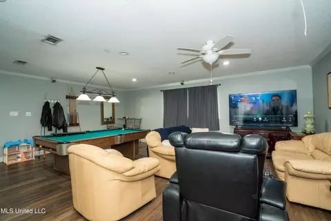 Living - 20168 Lovers Ln, Long Beach, MS 39560 photo 3 of 4