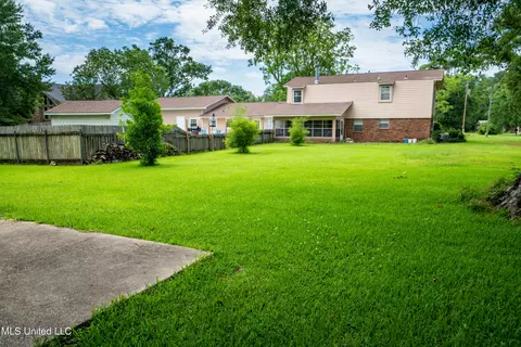 Exterior - 20168 Lovers Ln, Long Beach, MS 39560 photo 10 of 19