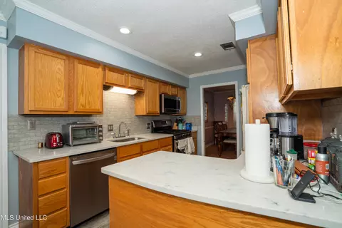 Kitchen - 20168 Lovers Ln, Long Beach, MS 39560 photo 1 of 4