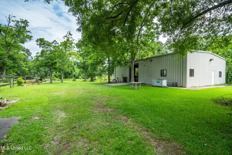 Exterior - 20168 Lovers Ln, Long Beach, MS 39560 photo 14 of 19