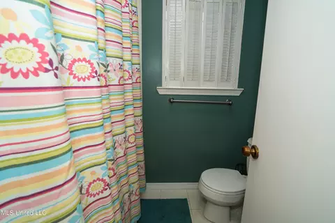 Bath - 20168 Lovers Ln, Long Beach, MS 39560 photo 2 of 6