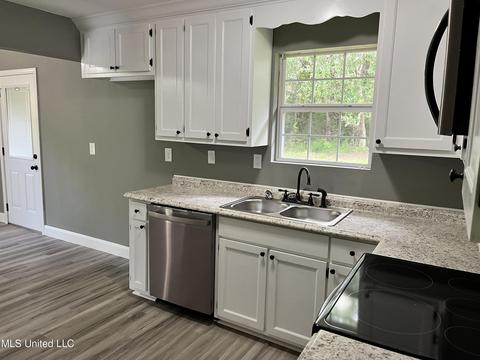 3903 Dearman Ave, Moss Point, MS 39563 photo 9