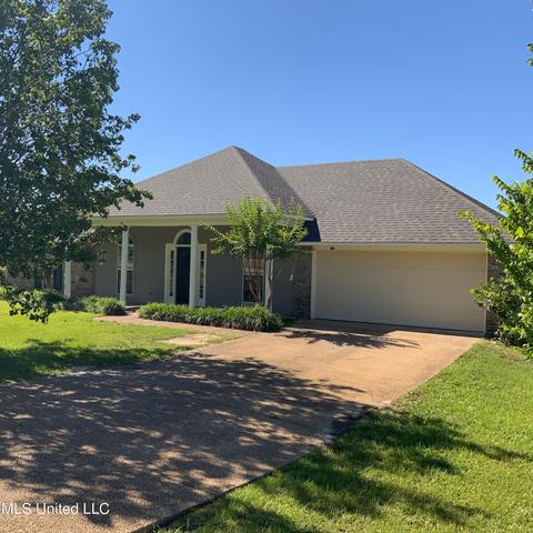 552 Eaglewood Dr, Florence, MS 39073 photo 1