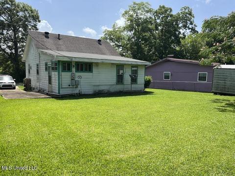 614 Stulin St, Wiggins, MS 39577 photo 3