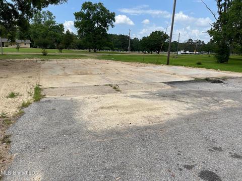 1176 E 3rd St, Forest, MS 39074 photo 9