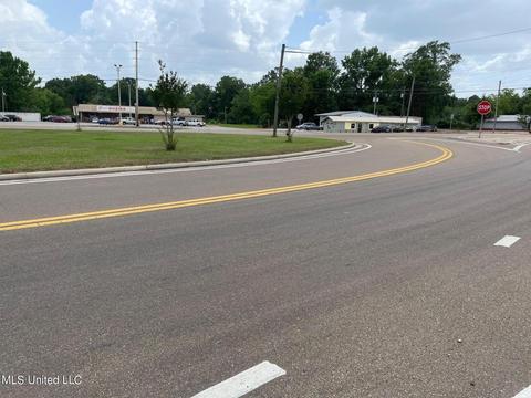 1176 E 3rd St, Forest, MS 39074 photo 5