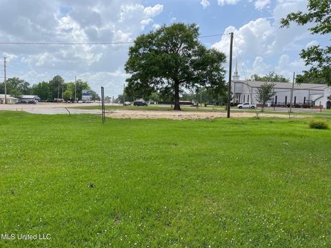 1176 E 3rd St, Forest, MS 39074 photo 11