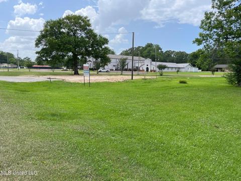 1176 E 3rd St, Forest, MS 39074 photo 10