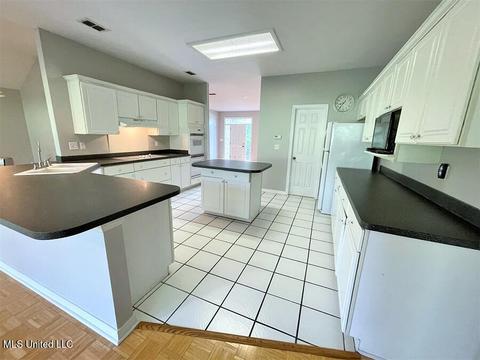 56129 E Diamondhead Dr, Diamondhead, MS 39525 photo 7