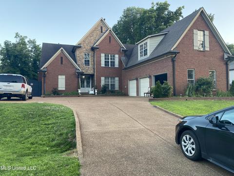 4717 Riviera Dr, Nesbit, MS 38651 photo 1
