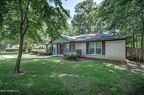 108 Camelia Dr, Brandon, MS 39047 photo 2