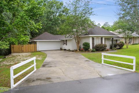7945 Hilo Way, Diamondhead, MS 39525 photo 2
