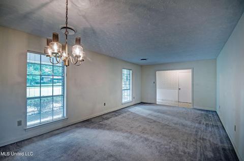 5869 Kings Pl, Jackson, MS 39211 photo 4