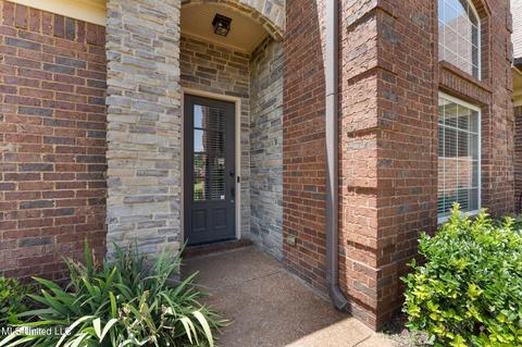 5537 E Pinetree Loop, Southaven, MS 38672 photo 2