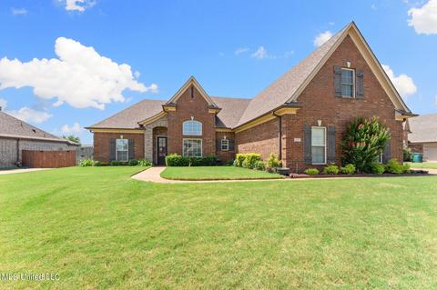 5537 E Pinetree Loop, Southaven, MS 38672 photo 1