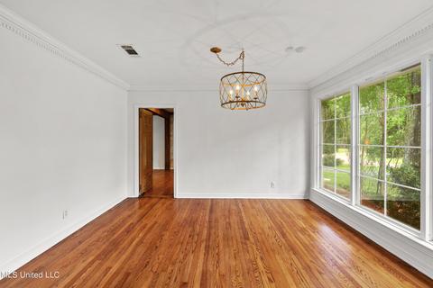 1086 Avondale St, Jackson, MS 39216 photo 4