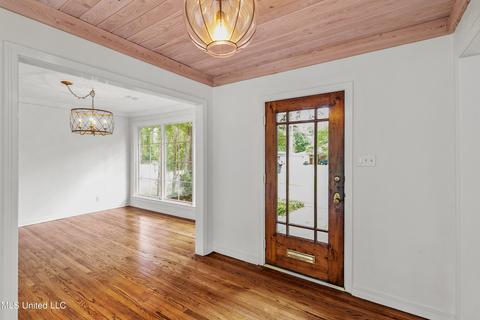 1086 Avondale St, Jackson, MS 39216 photo 3