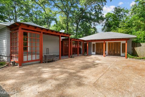1086 Avondale St, Jackson, MS 39216 photo 2