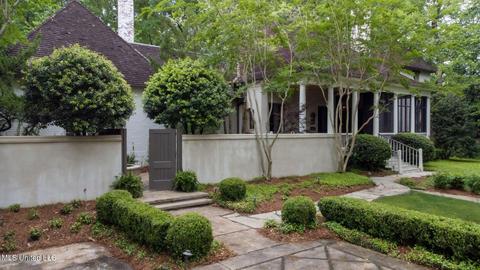 3940 Stuart Pl, Jackson, MS 39211 photo 2