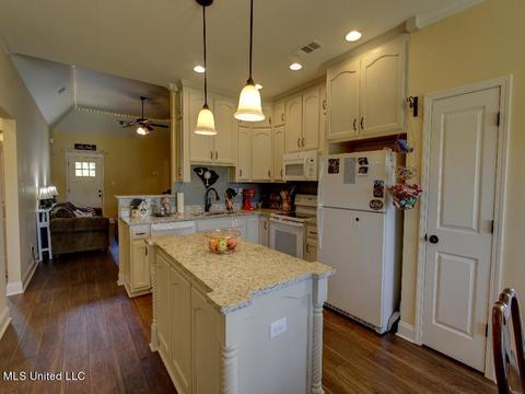 5208 Watson Place Ln, Nesbit, MS 38651 photo 7