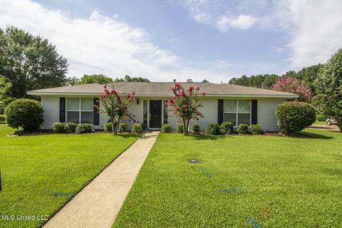 203 Cypress Dr, Madison, MS 39110 photo 1