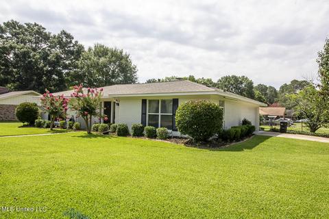 203 Cypress Dr, Madison, MS 39110 photo 3