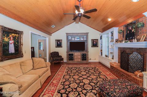 70 Springview Dr, Brandon, MS 39042 photo 3