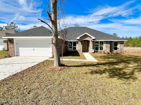 15331 Lakeview Ct, Gulfport, MS 39503