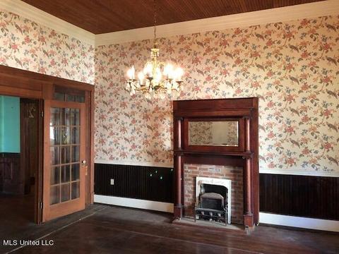360 E Peace St, Canton, MS 39046 photo 3
