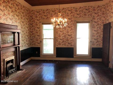 360 E Peace St, Canton, MS 39046 photo 4
