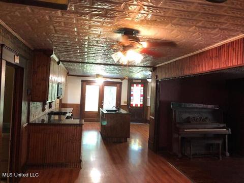 360 E Peace St, Canton, MS 39046 photo 9
