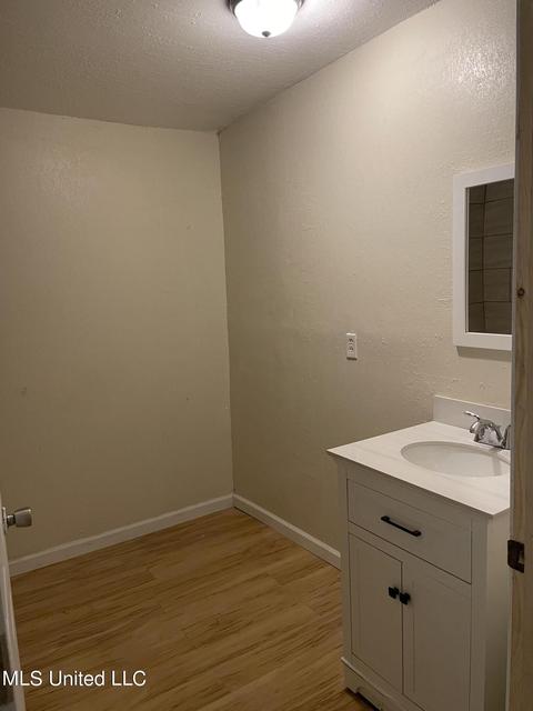 5125 Valley St, Moss Point, MS 39563 photo 4