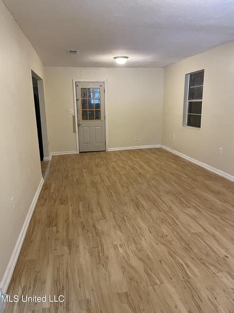 5125 Valley St, Moss Point, MS 39563 photo 2