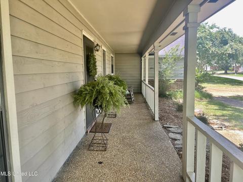 622 Honeysuckle Dr, Madison, MS 39110 photo 4