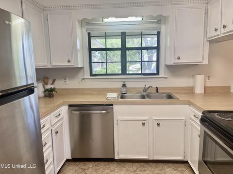 622 Honeysuckle Dr, Madison, MS 39110 photo 10