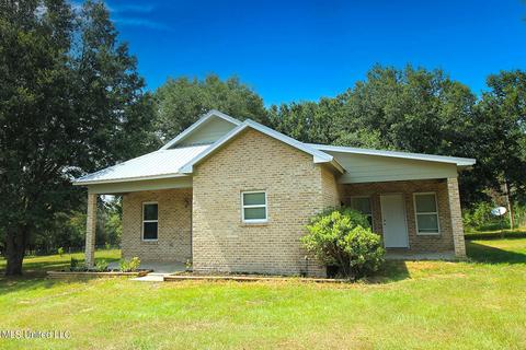 153 Glen Vincent Rd # A, Lucedale, MS 39452 photo 2