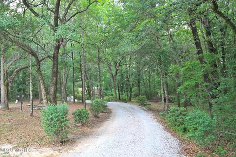 202 Howell Rd, Lucedale, MS 39452 photo 2