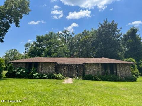 99 Holmes St, Lucedale, MS 39452 photo 1